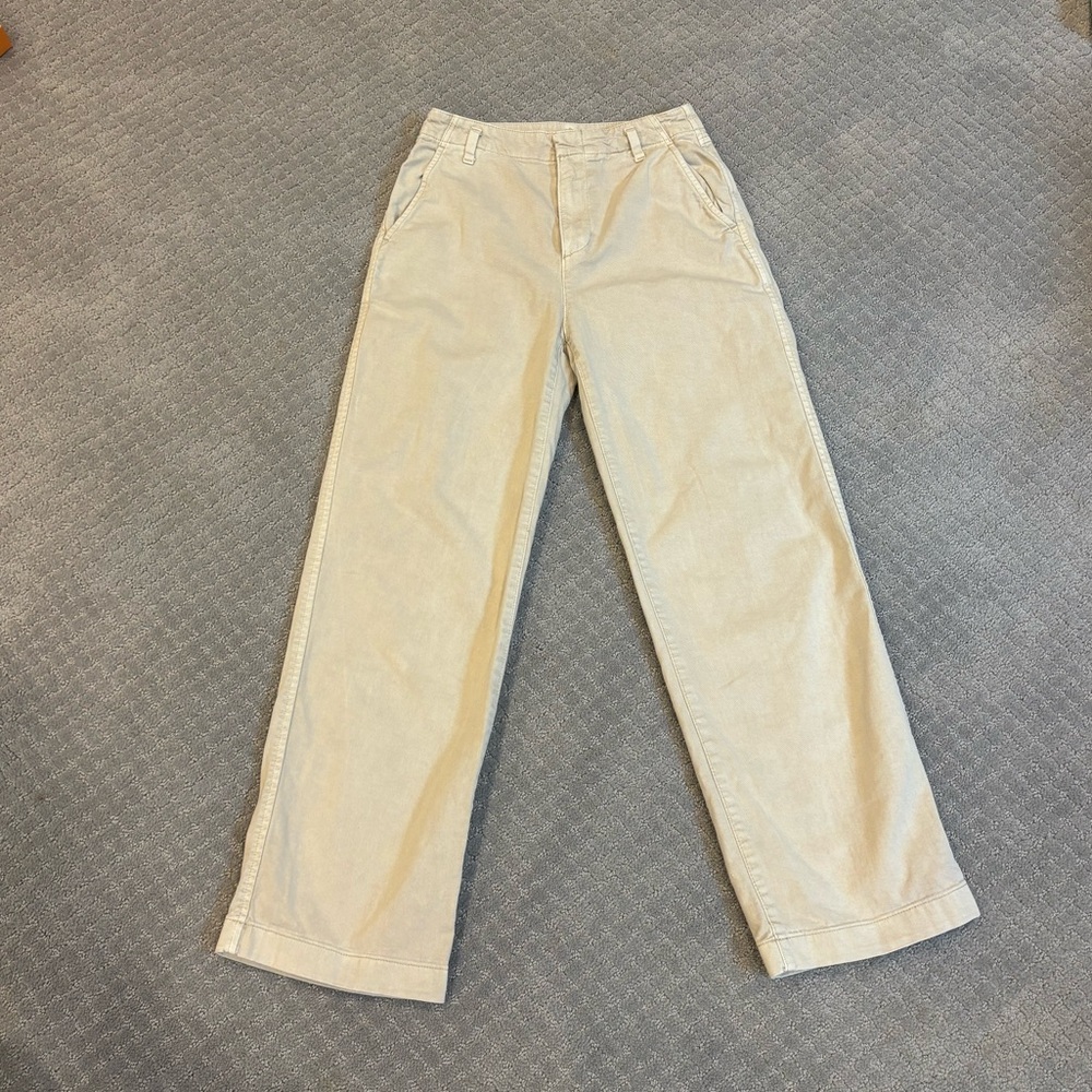 Gap - Women’s Khaki Pants